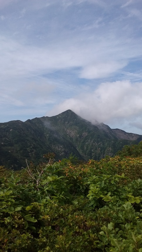 山形県の朝日連峰の北端にある障子ヶ岳、反時計回りコース